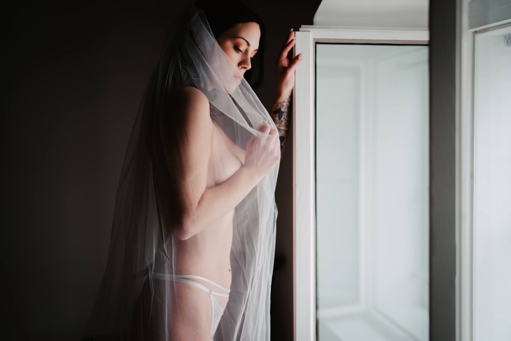 bridal boudoir linz sinnliche Brautfotos schleier dessous braut sexy fotos bride nude sensual