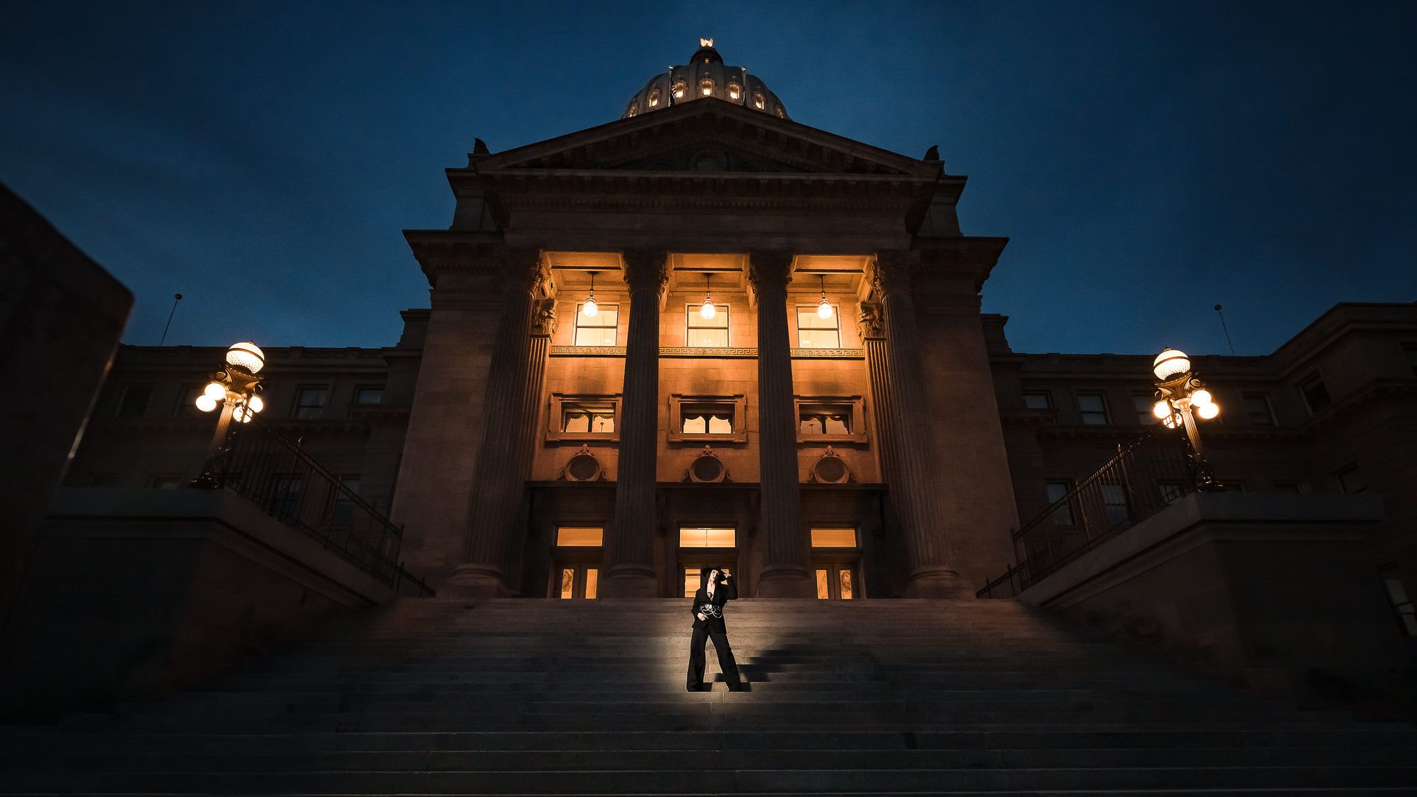 Boise Capital Downtown Boise, Dramatic Portraits at Dusks. Boise Senior and Portrait Photographer
