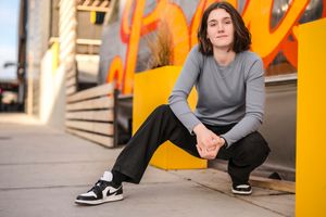 Downtown Boise Female Senior Portraits. Finding creative backdrops, creating fun natural senior photo locations. Boise Portrait Photographer