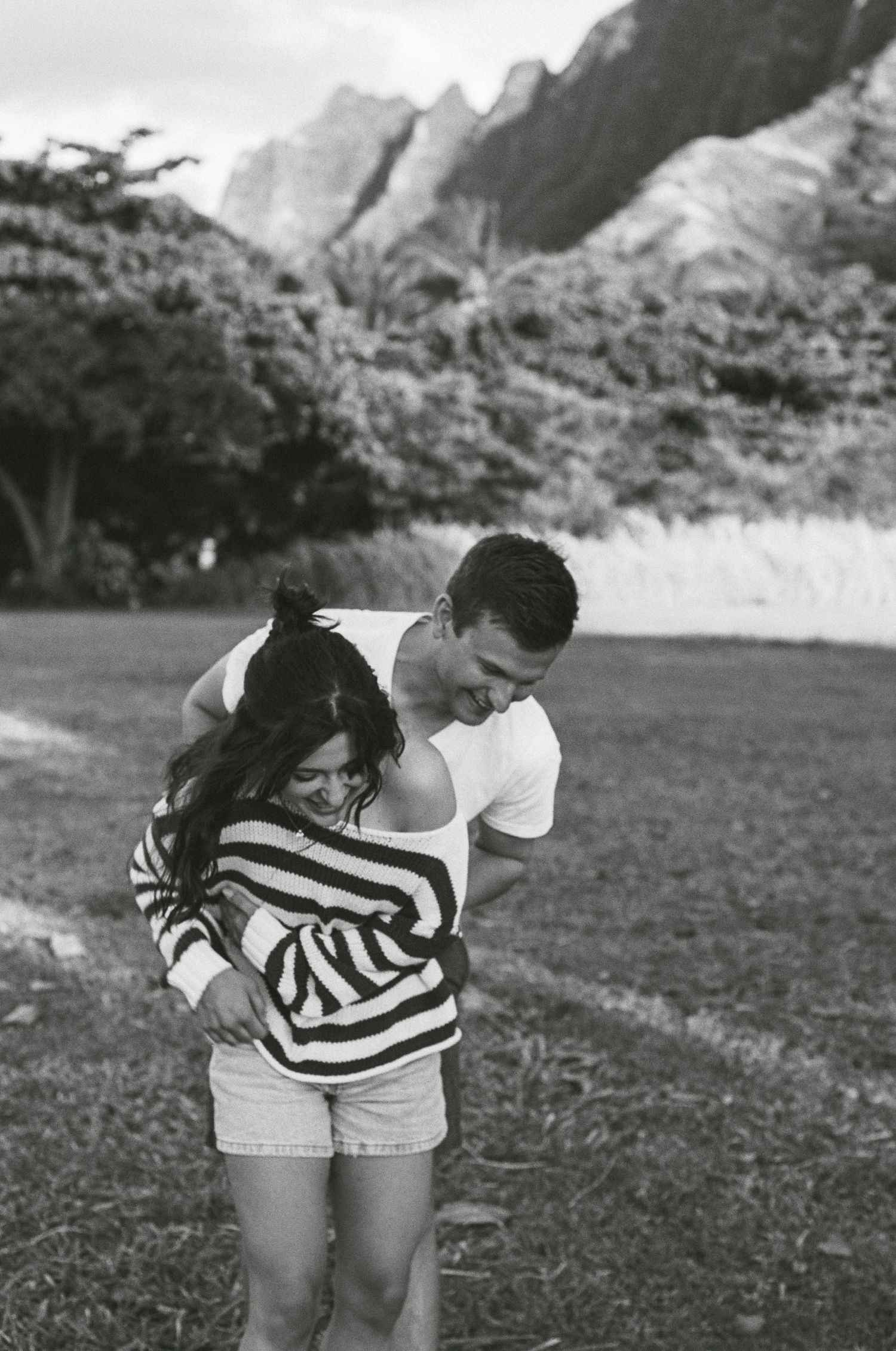 <img src="hawaii_couple_photoshoot.jpg" alt="Romantic Hawaii Couple Photoshoot: Book your enchanting session today!">