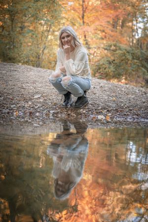girl senior pictures with rocks