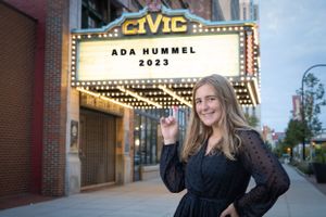 girl senior pictures at theatre