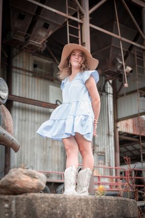 girl senior pictures country