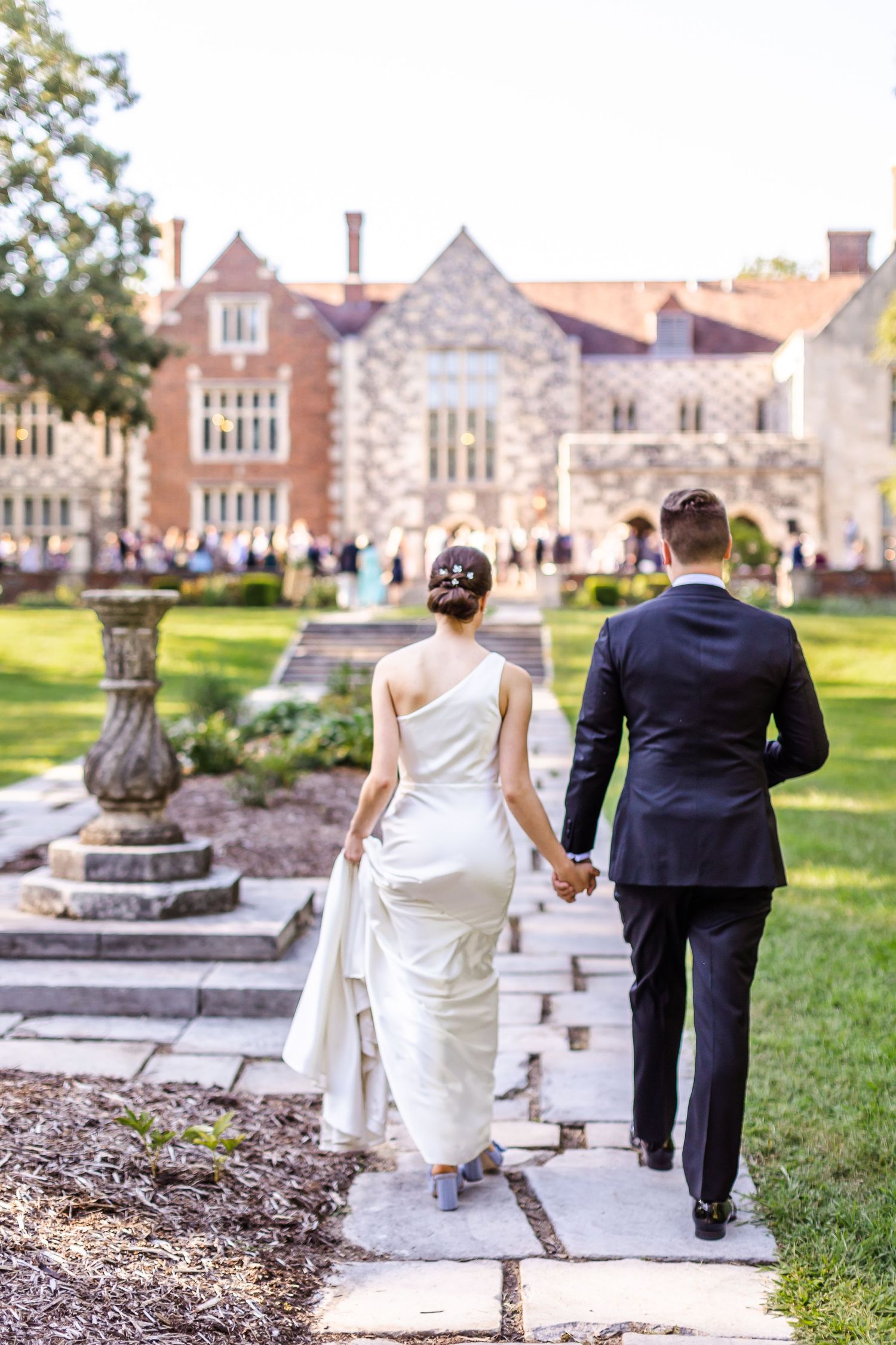 Salisbury House outdoor wedding