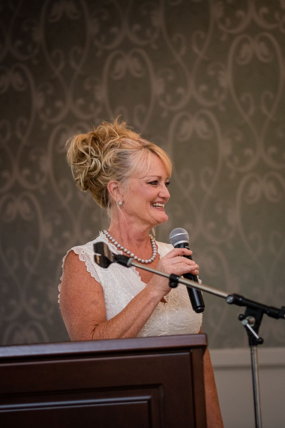 Candid guest speech at wedding reception at Stratford Country Club