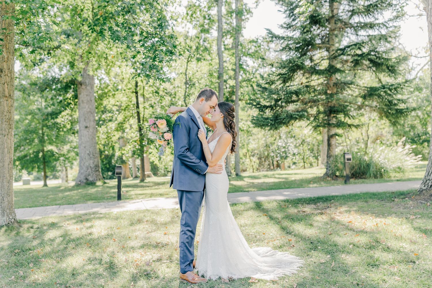RUST MANOR HOUSE LEESBURG VIRGINIA WEDDING PICTURES BRIDE GROOM