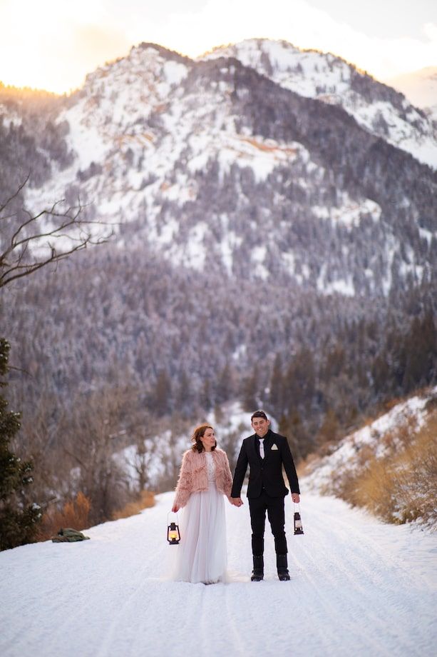winter elopement in Colorado with mountain views