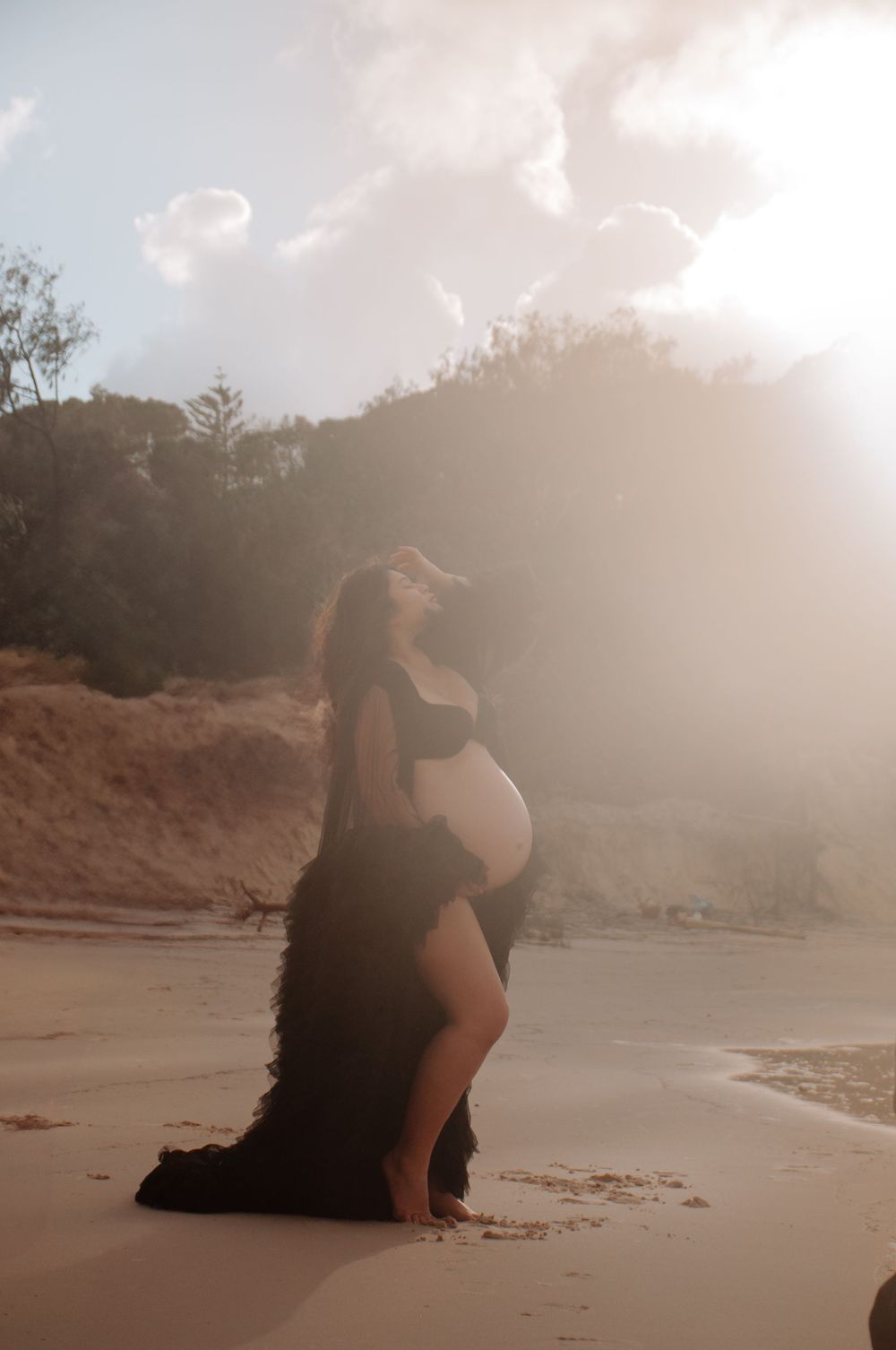 maternity session at the beach