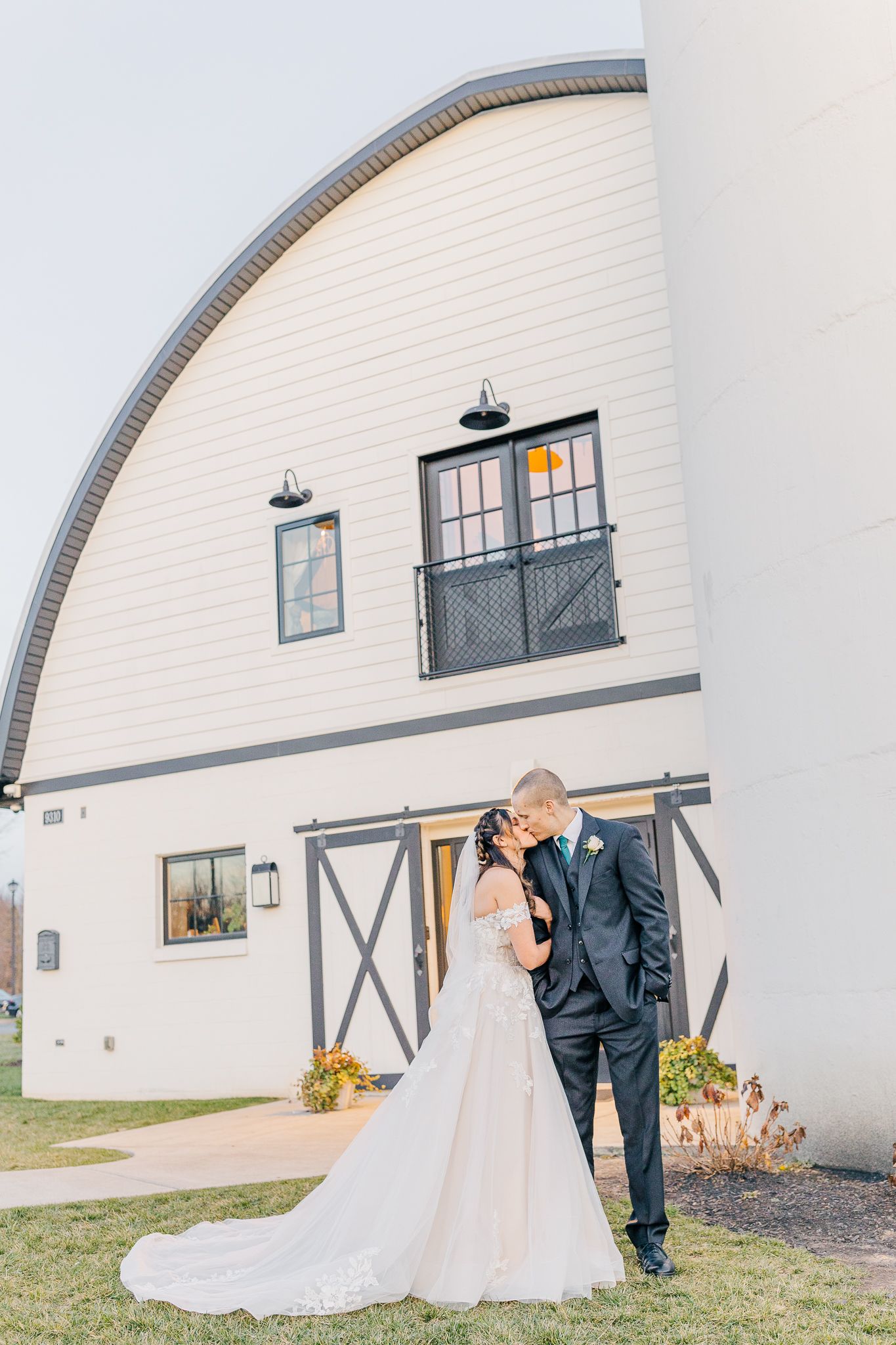 SWEENEY BARN VIRGINIA WEDDING PICTURES