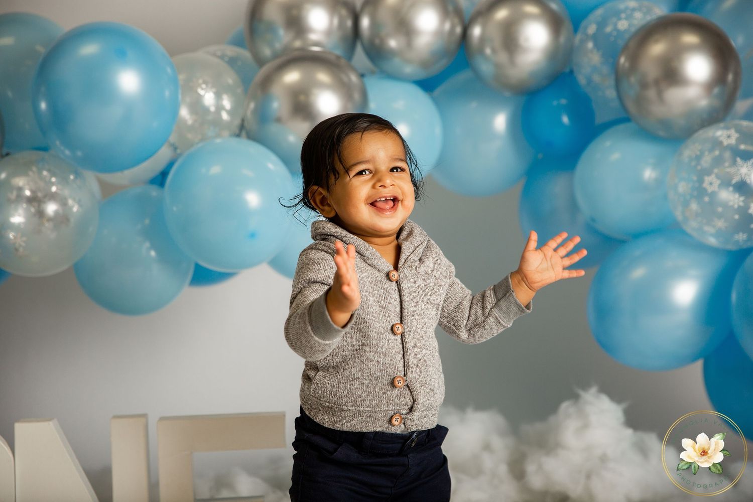 First Birthday photoshoot, Magnolia Valley Photography, Montgomery County Pa, Bucks County PA, winter onederland