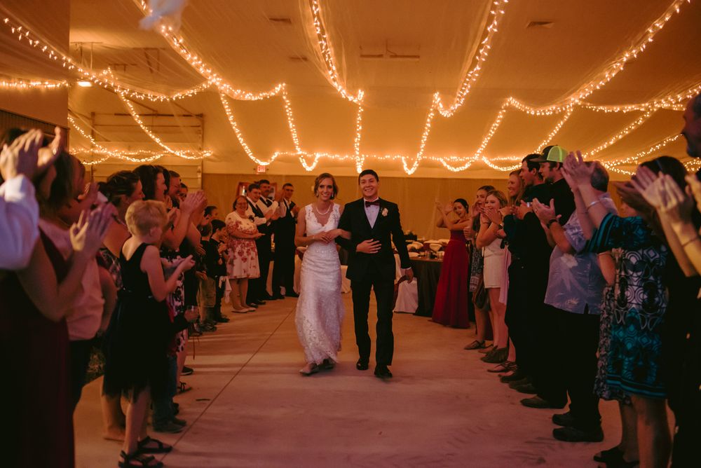 Photographer for a Wedding who's an Oregon wedding photographer specializing in amazing wedding photos