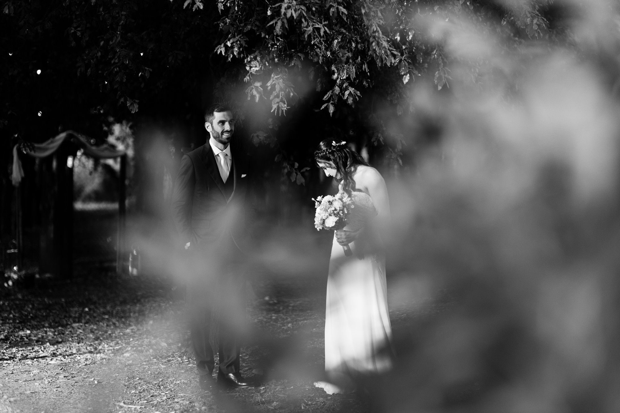 ritratto sposi nel parco a roma