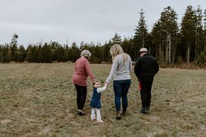Family session in Hammonds Plains, Nova Scotia