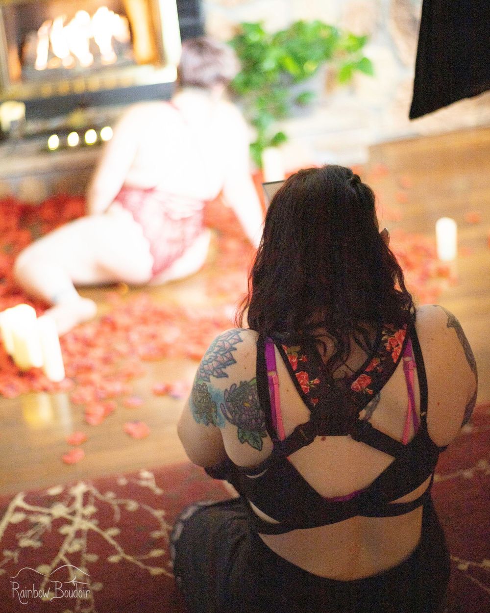 lgbtqia photography pictures photographer nude kink gay lesbian trans transwoman transmen boudoir blacklight pool hot tub male dudeoir