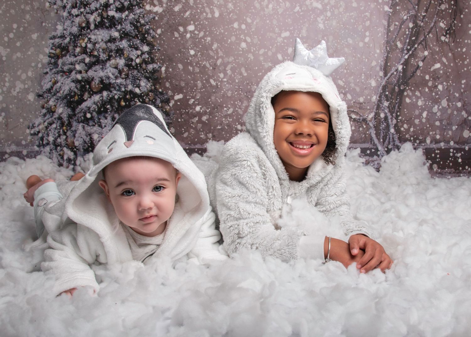 Bromsgrove Worcester newborn baby photoshoot photos family pictures brother sister mom dad