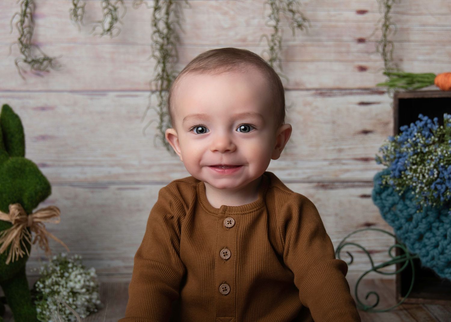 Bromsgrove Worcester newborn baby photoshoot photos family pictures brother sister mom dad