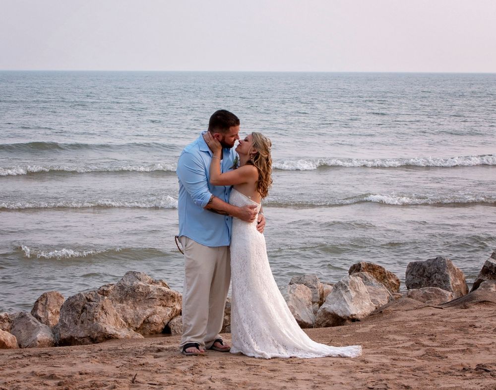 Beach wedding, happy couple