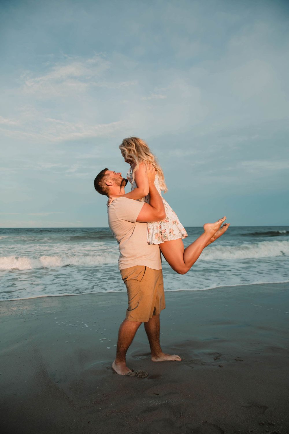wilmington north carolina photographer beach photography golden hour lifestyle photos engagement photographer