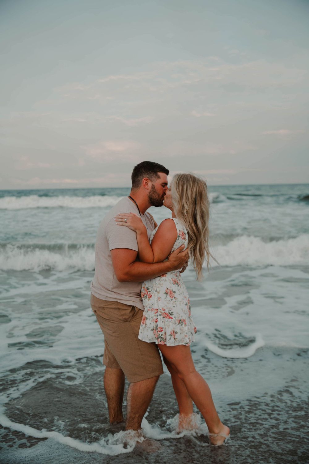 wilmington north carolina photographer beach photography golden hour lifestyle photos engagement photographer