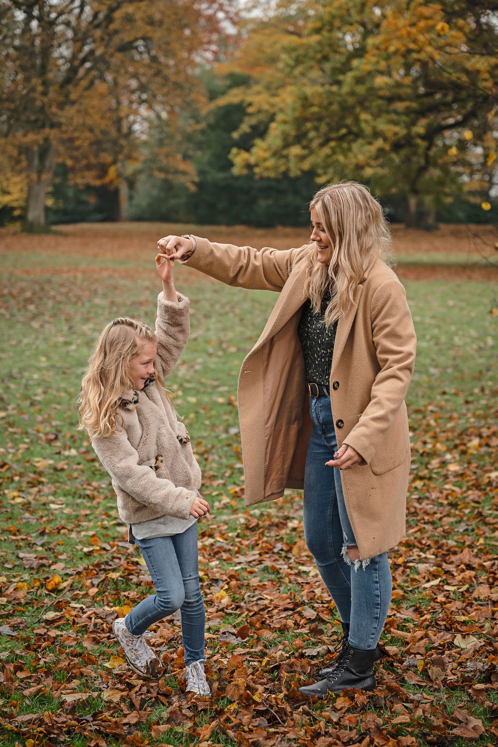 Family Portrait Photographer
Family Portrait
Falkirk Photographer
Autumn Mini Session