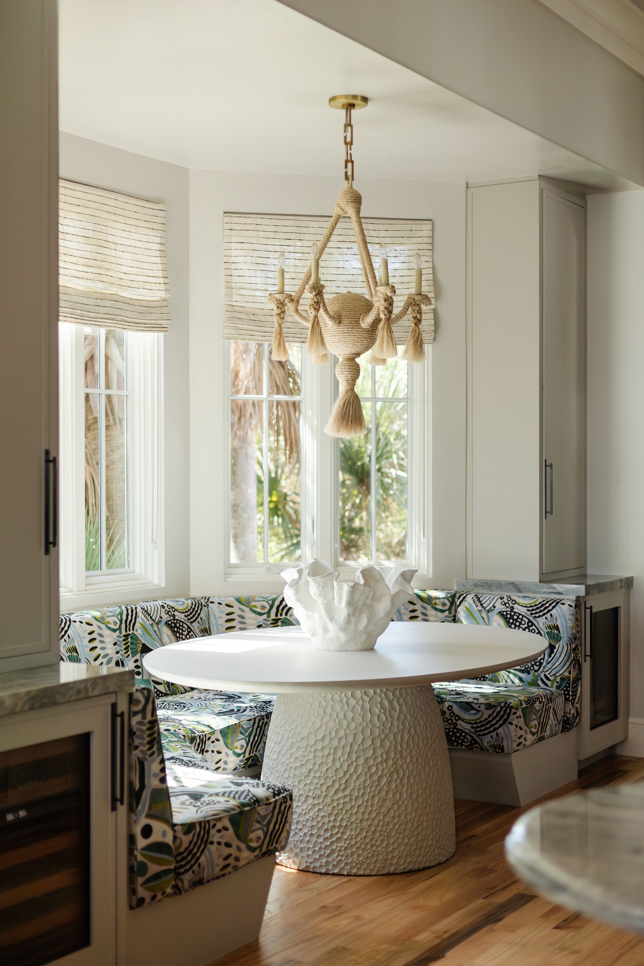 Tara Correa's photography focuses on capturing the architectural interiors of commercial and residential spaces.