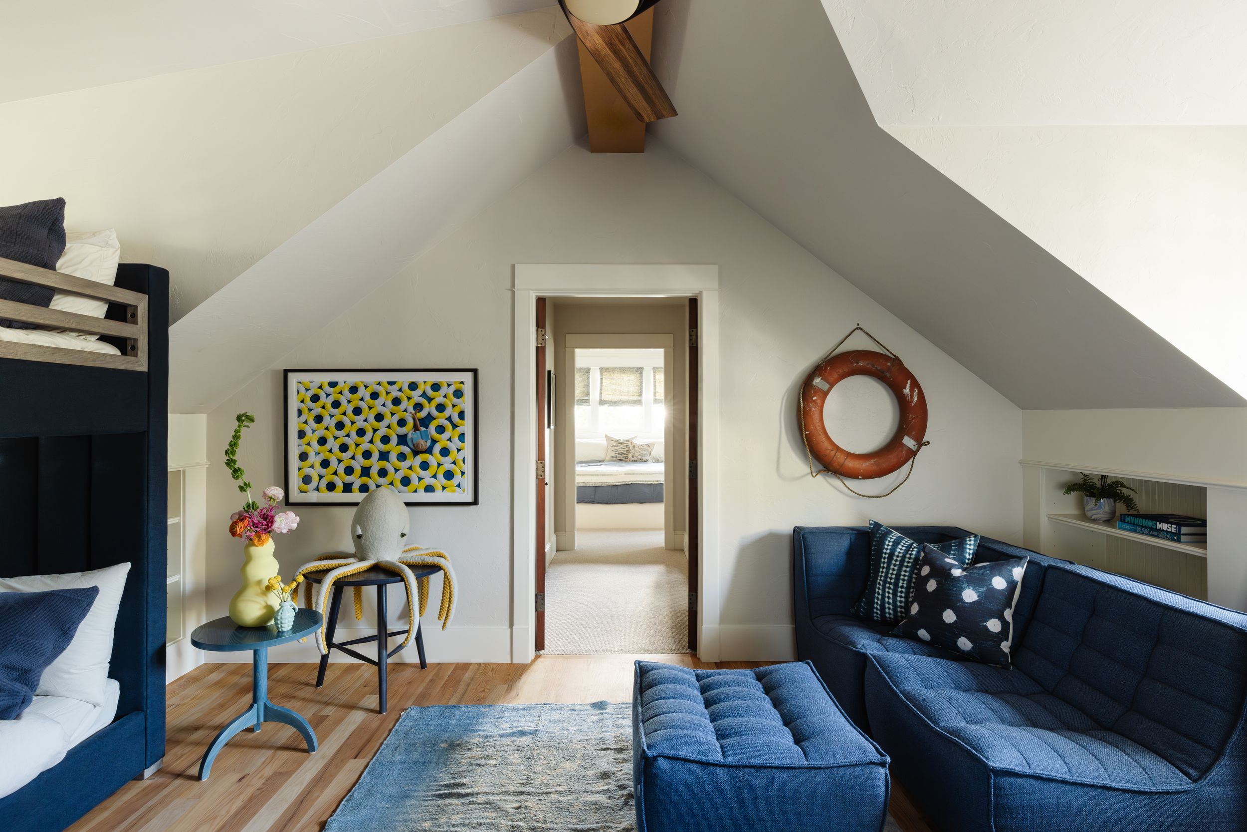 Tara Correa's photography focuses on capturing the architectural interiors of commercial and residential spaces.