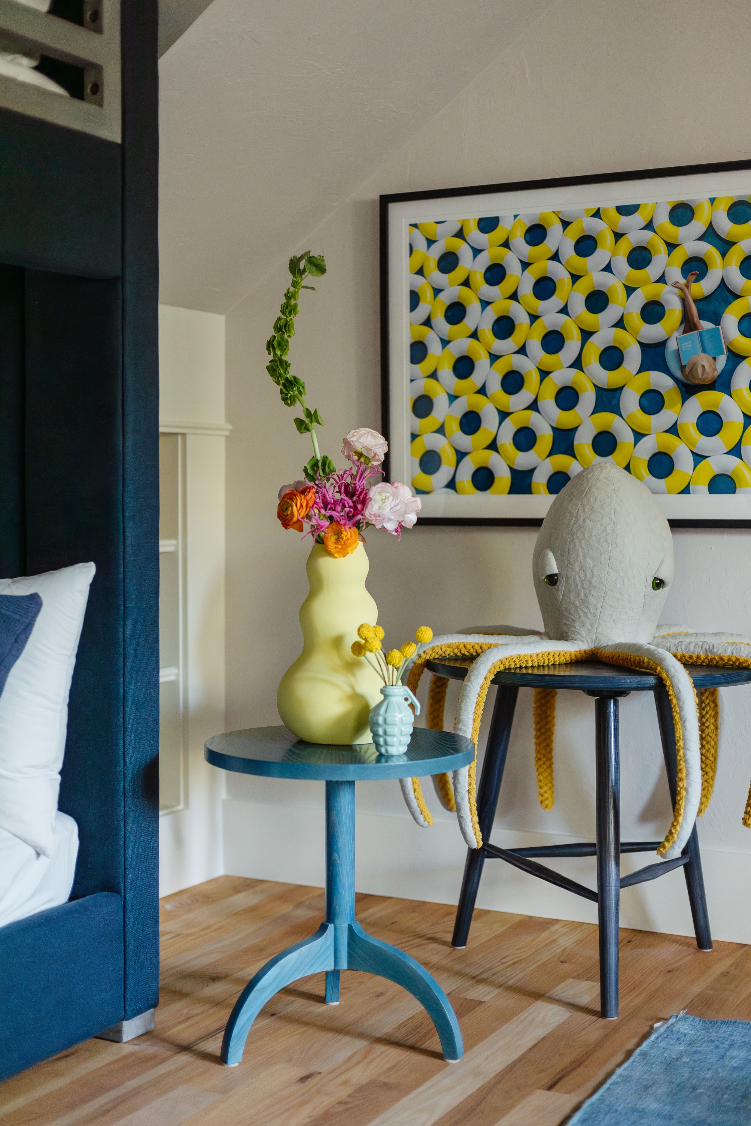 Tara Correa's photography focuses on capturing the architectural interiors of commercial and residential spaces.