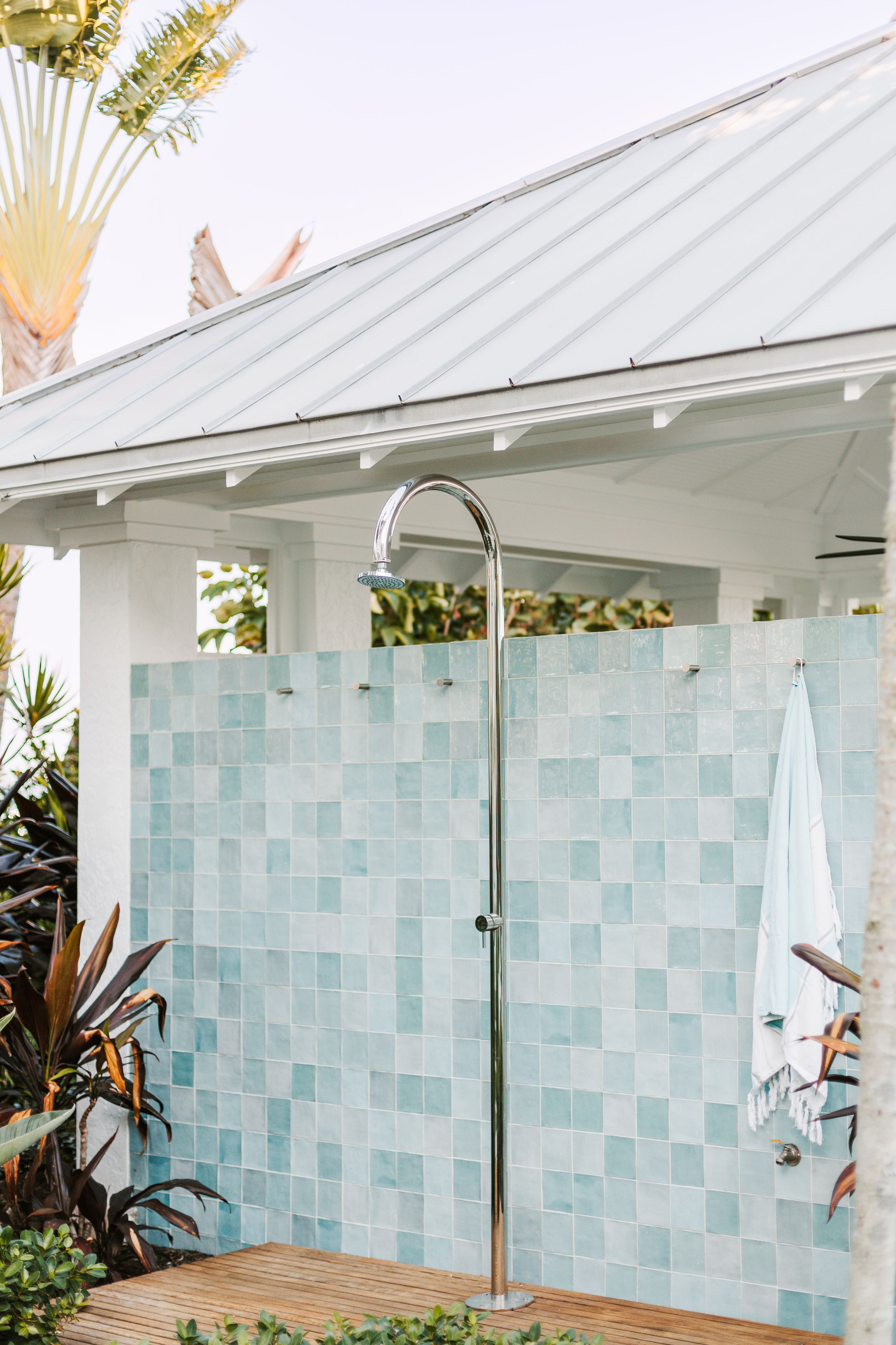 Tara Correa's photography focuses on capturing the architectural interiors of commercial and residential spaces.