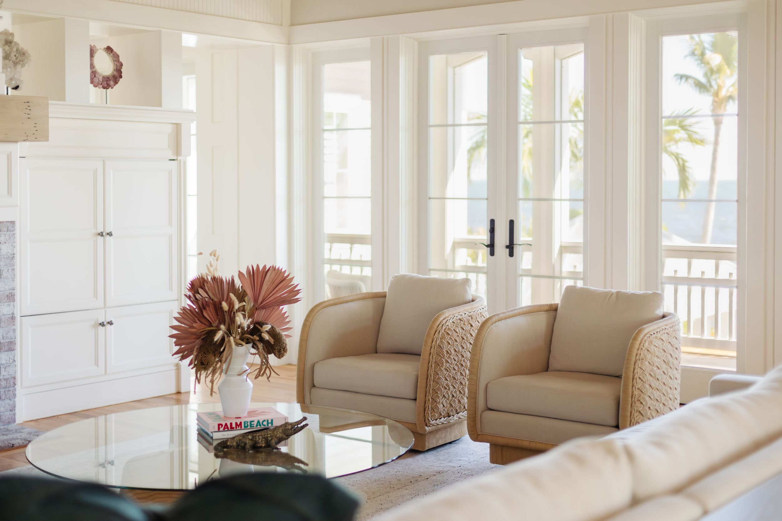 Tara Correa's photography focuses on capturing the architectural interiors of commercial and residential spaces.