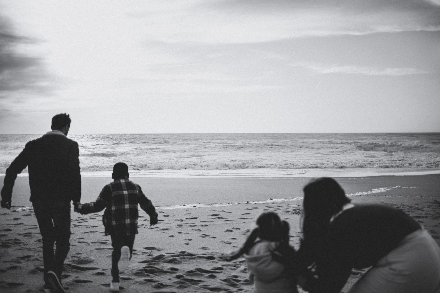 Fotografias de família ao por de sol na praia da Memória em janeiro de 2022