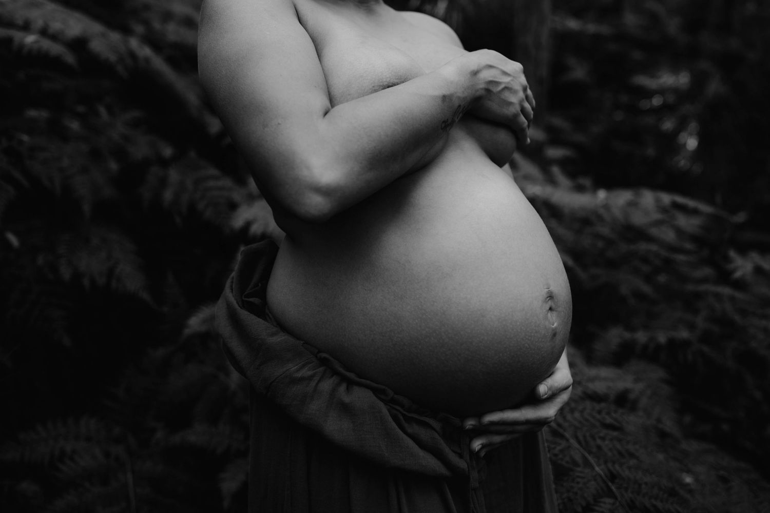 bare pregnant belly