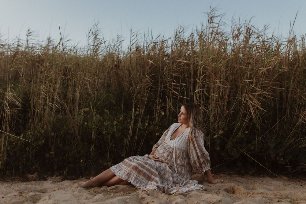 Maternity Photography, Newcastle Australia: Beautiful Beach Bump