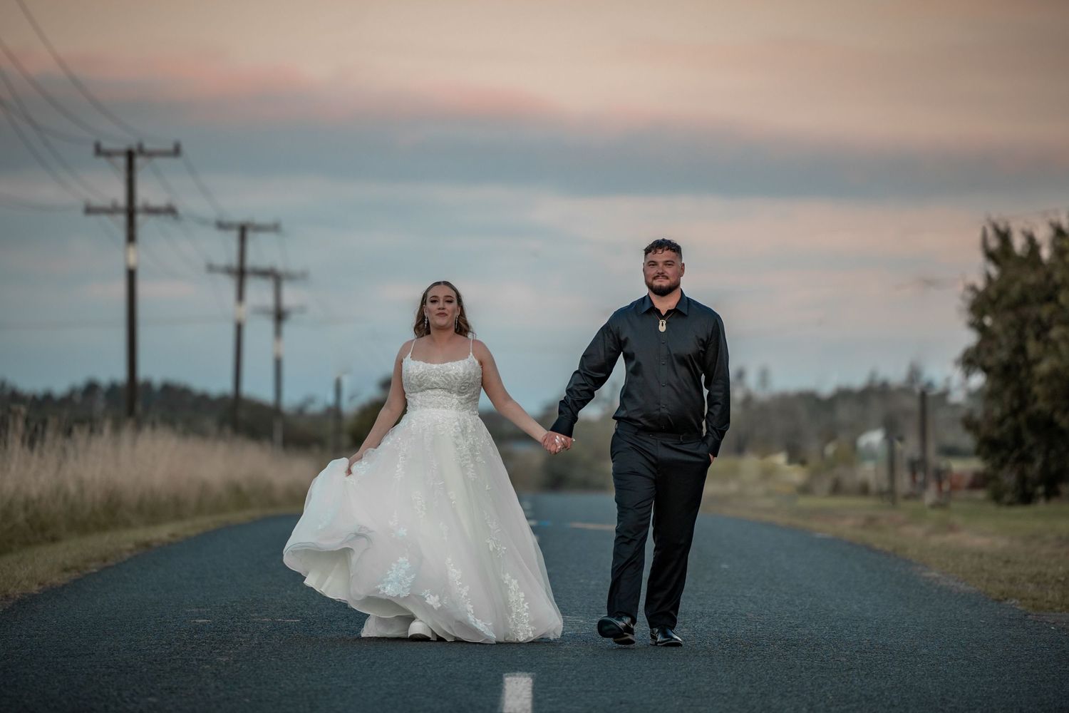 road wedding pic ideas