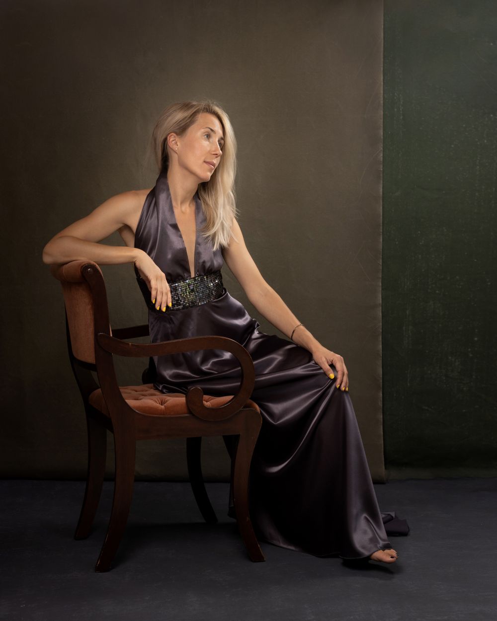 Elegant portrait from Northampton lady-photographer. Elenabrownportraits.co.uk