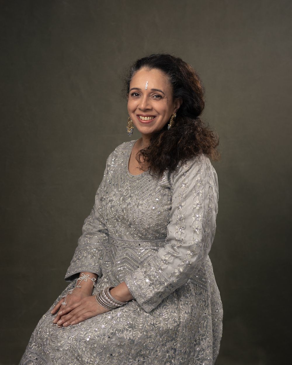 Cherish your legacy, create timeless studio portrait! Pakistani lady photo-session, Northampton