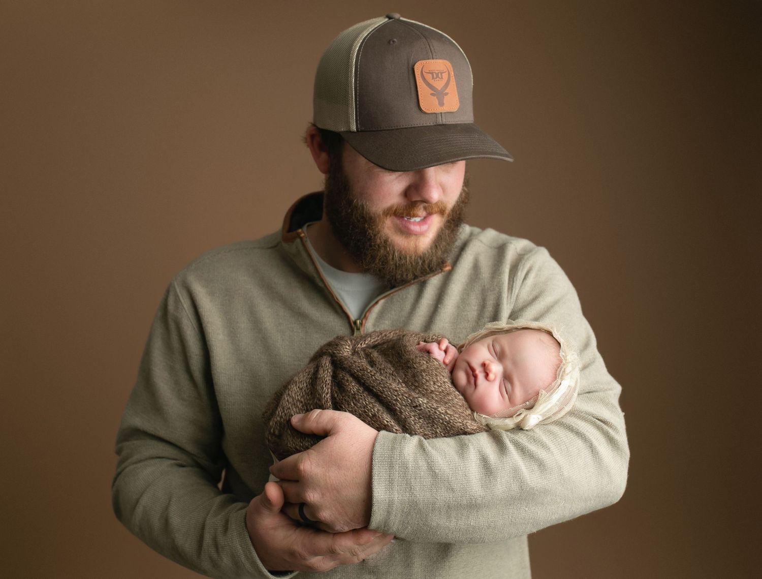 Dad holding newborn. Greenville sc newborn photographer, Easley sc newborn photographer, Upstate sc newborn photographer