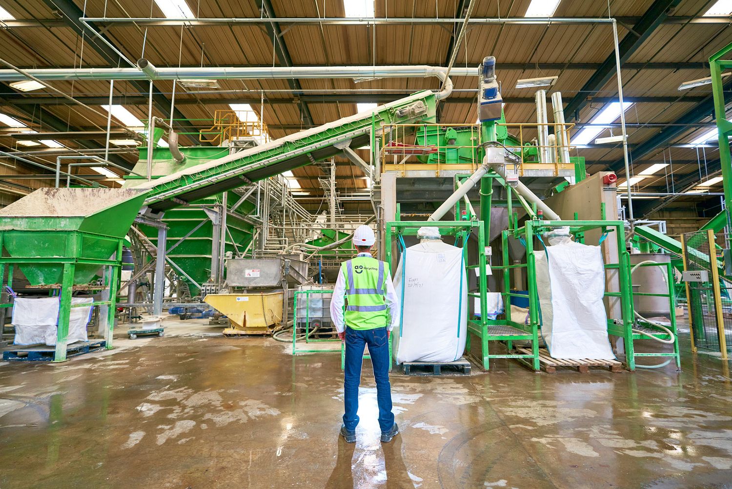 Corporate professional Recycling plant tour at AO.com | Reportage by Alexander Malric Smith Photography