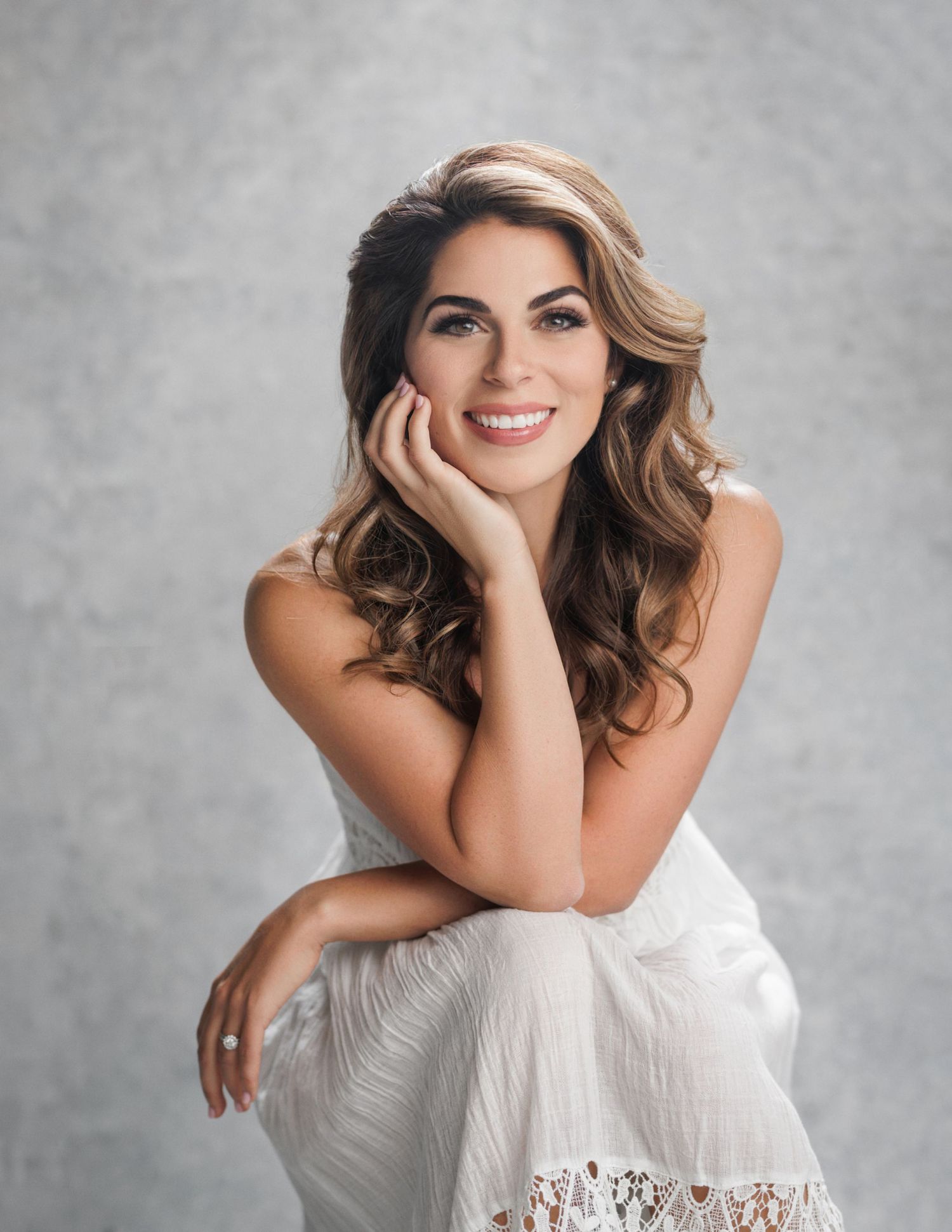 headshot of victoria lanza with victoria lanza photography