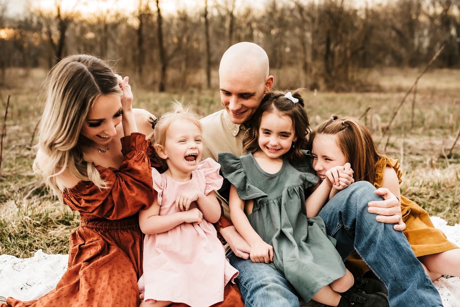 stunning lifestyle family photo session at Sharon Woods in cincinnati