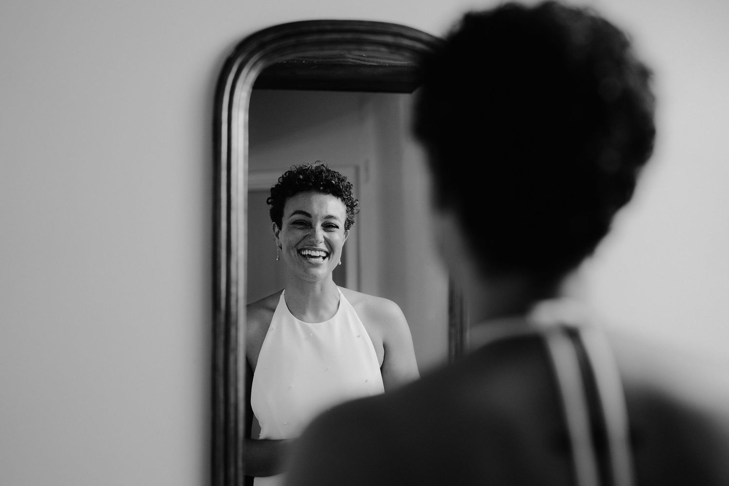 bride-getting-ready-old-gore-yardspace-events-wedding