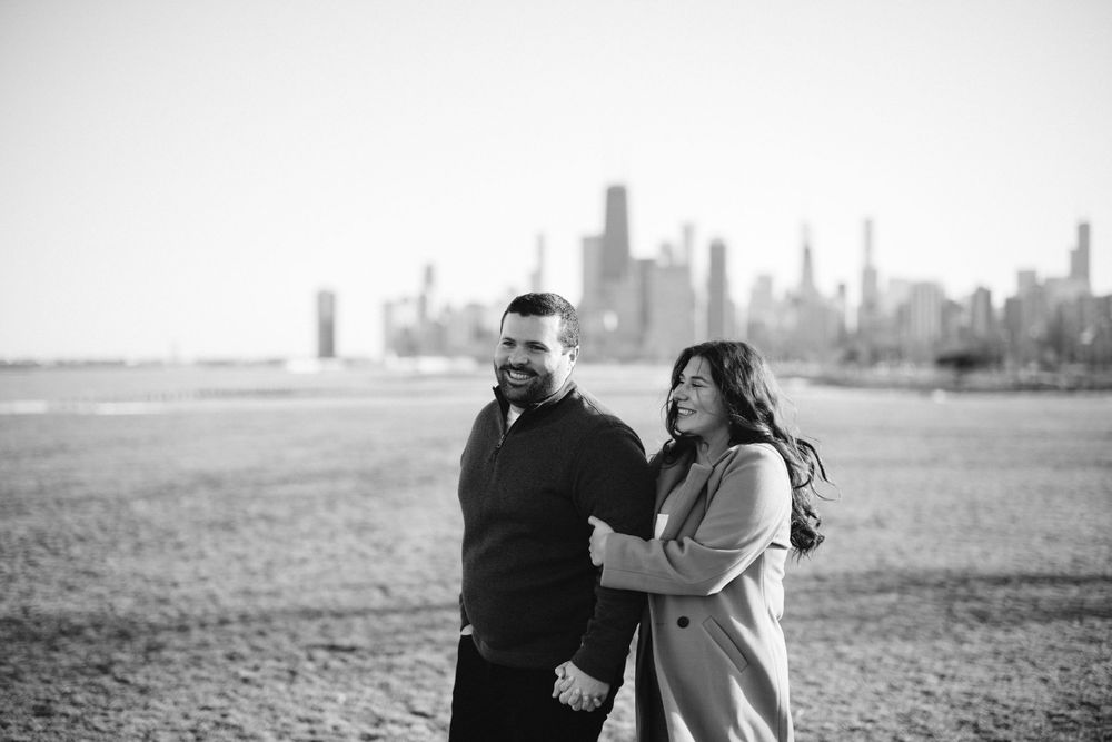 Chic urban vibe: Couple's love shines amidst the skyscrapers of downtown Chicago