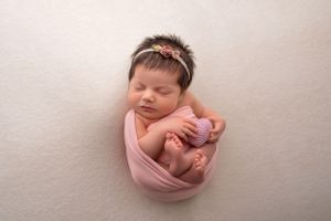 newborn photography Wolverhampton neutral setup