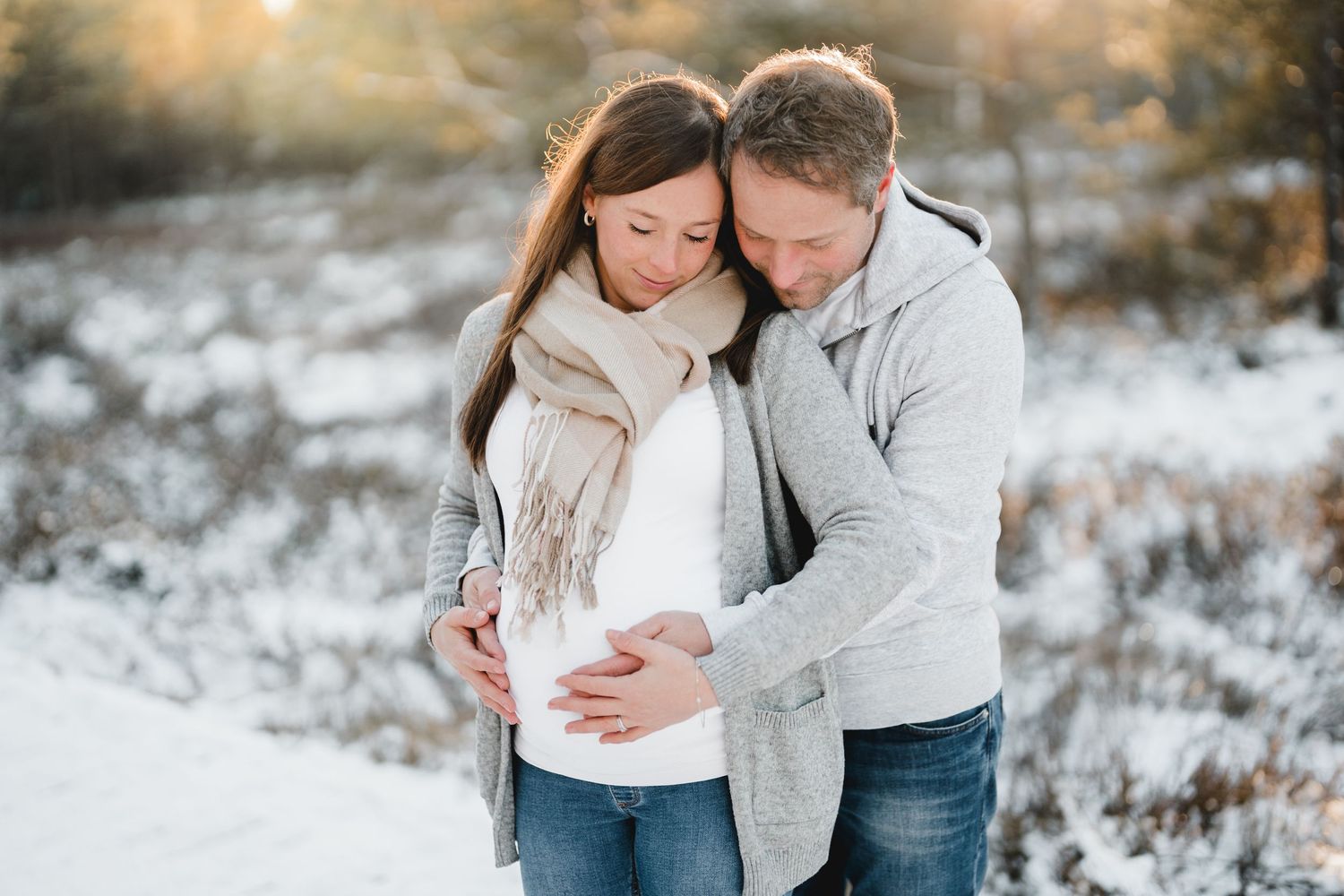 Babybauchshooting im Wurzacher Ried bei Bad Wurzach im Winter