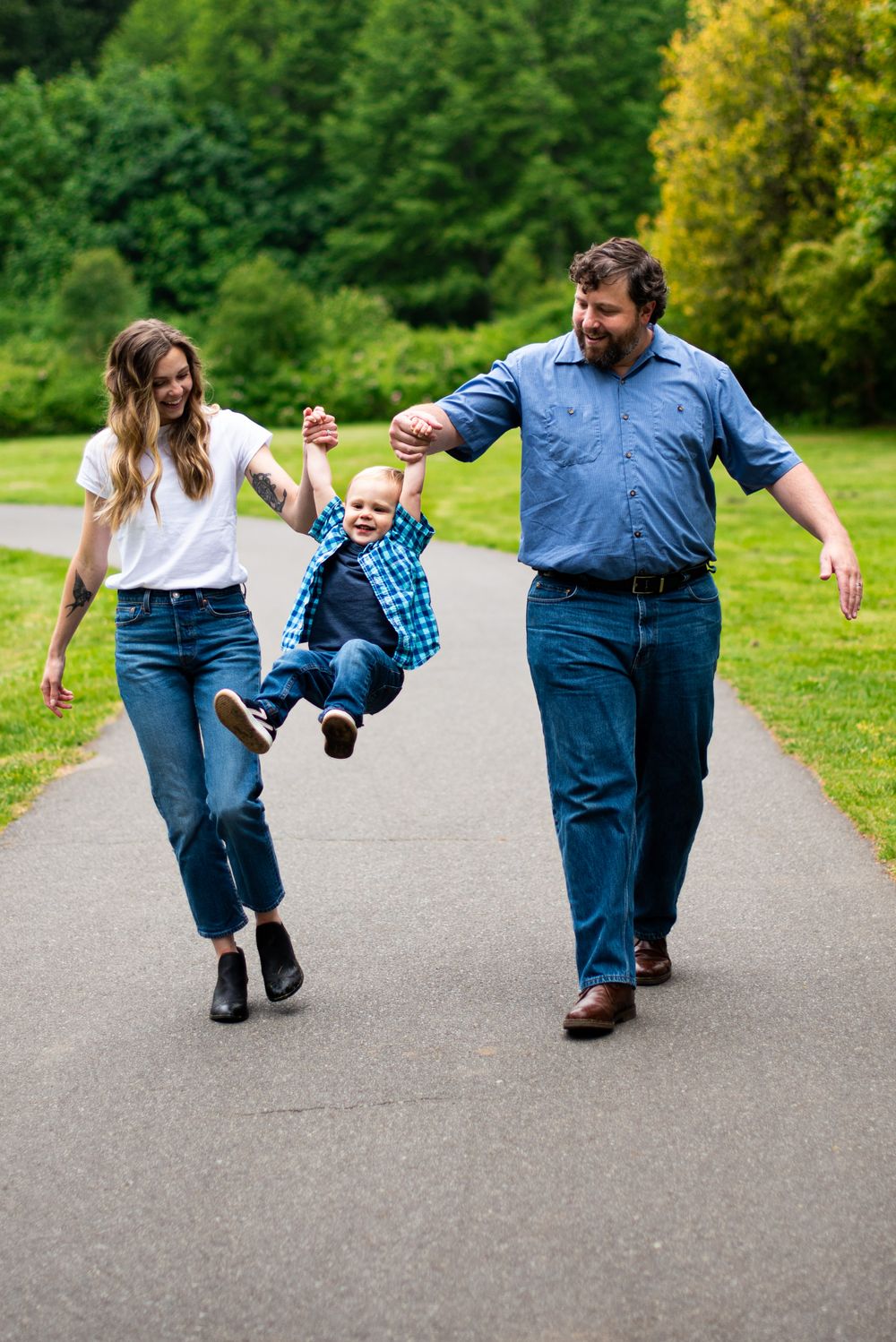 Family, mom, baby and dad enjoying a walk at Marymore Park, Redmond, WA for a photoshoot.