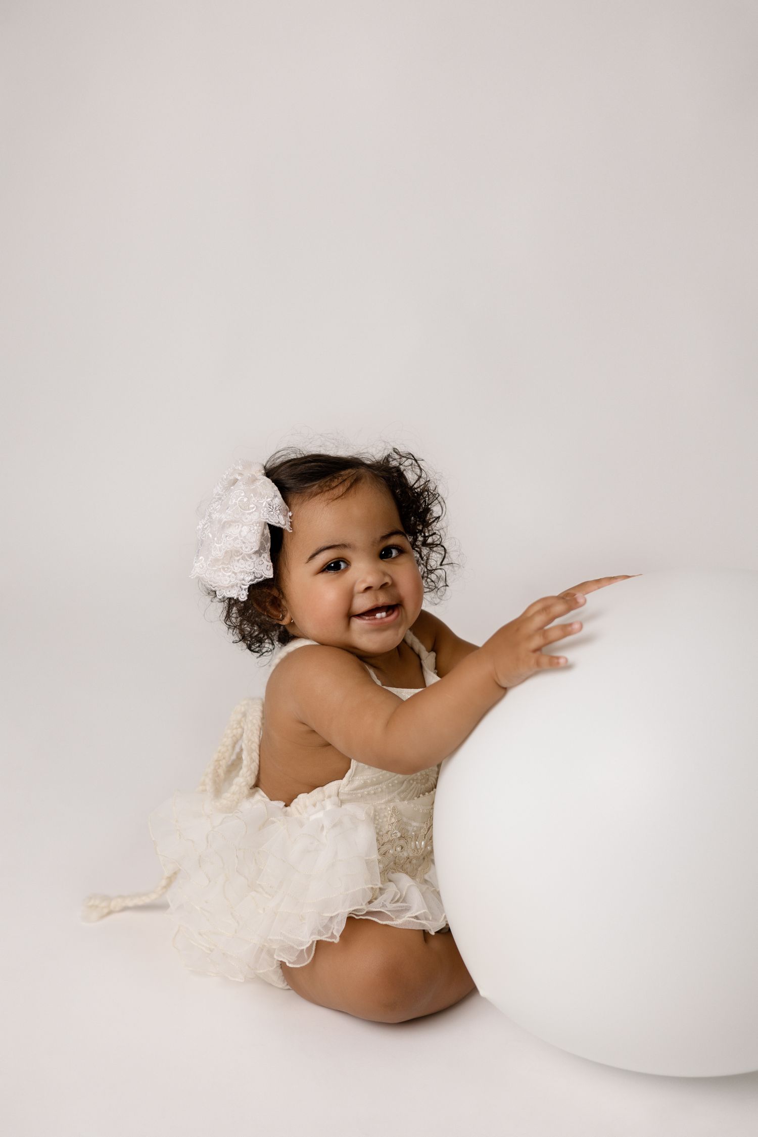 baby portraits in miami, south florida baby photographer, baby photographer Boyton Beach, Surfside cake smash photos, Delray Beach portraits