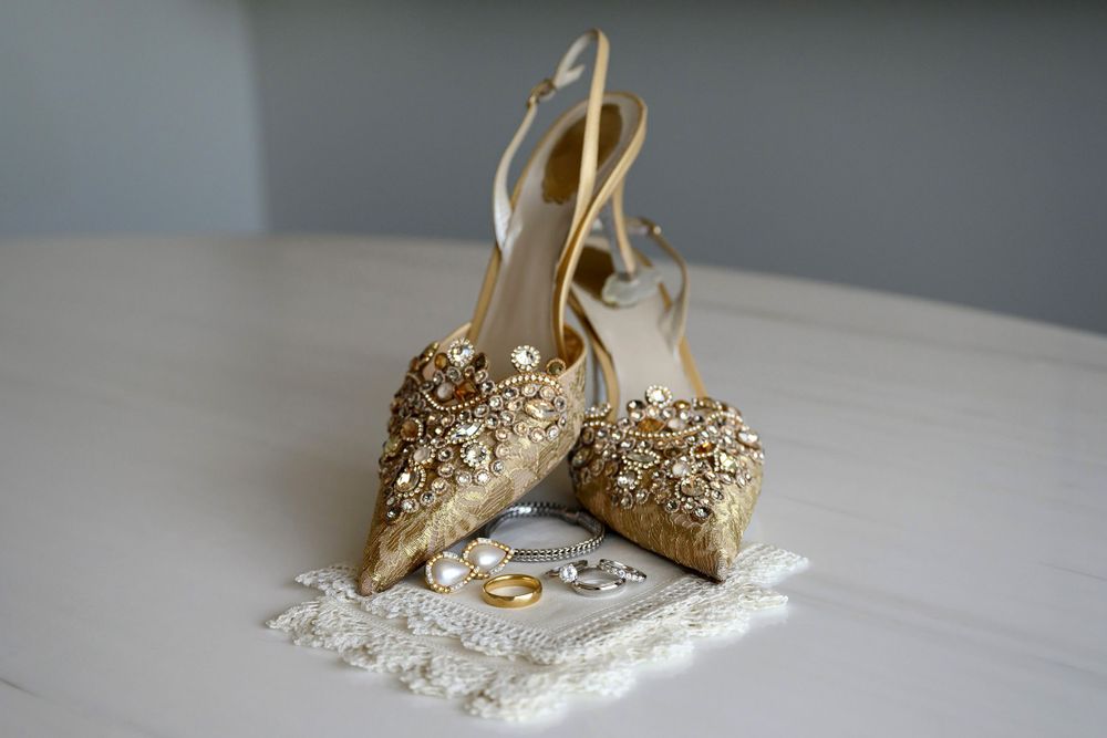 Wedding details at InterContinental Cleveland photographed by Tom Forrest.