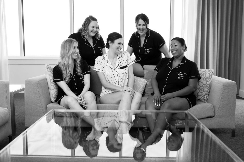 Bridesmaids prepare for wedding at InterContinental Cleveland photographed by Tom Forrest.