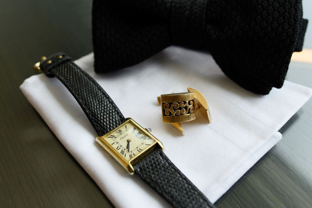 Groom's details before wedding at InterContinental Cleveland photographed by Tom Forrest.
