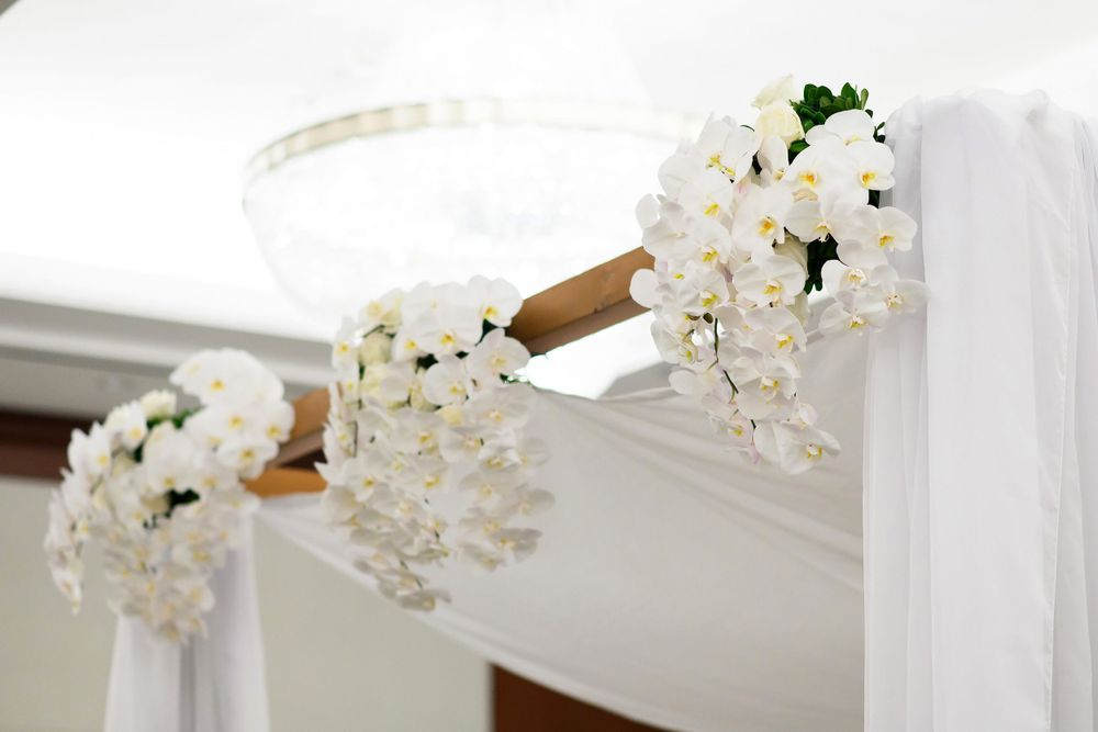Wedding ceremony details at InterContinental Cleveland photographed by Tom Forrest.