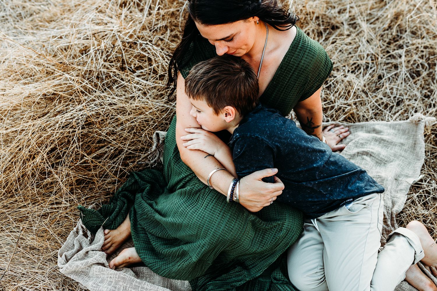 PORT HEDLAND MATERNITY NEWBORN FAMILY MOTHERHOOD PHOTOGRAPHER